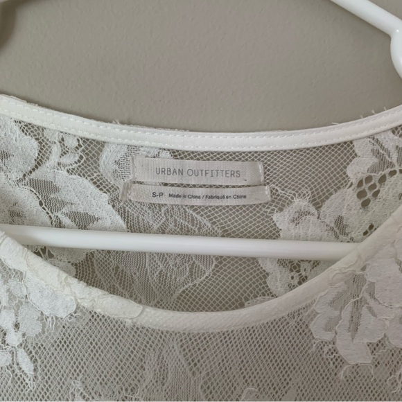 Lace mini dress - Picture 4 of 5